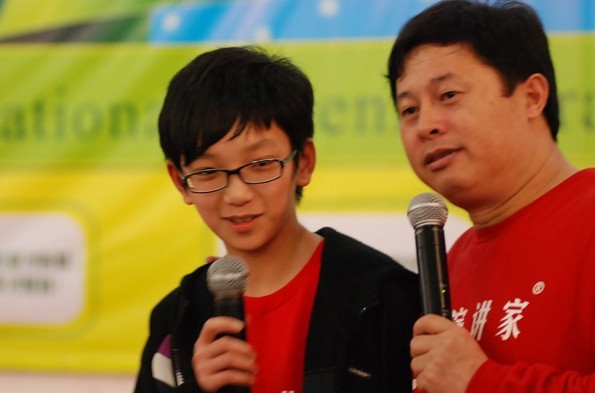 　愛通天下學(xué)習(xí)動力營，讓愛傳出去，以愛心溫暖孩子的生命。以正確人生觀感召孩子建立學(xué)習(xí)信仰，讓父母與孩子共同成長，讓孩子決心激發(fā)學(xué)習(xí)興趣，提升學(xué)習(xí)動力，